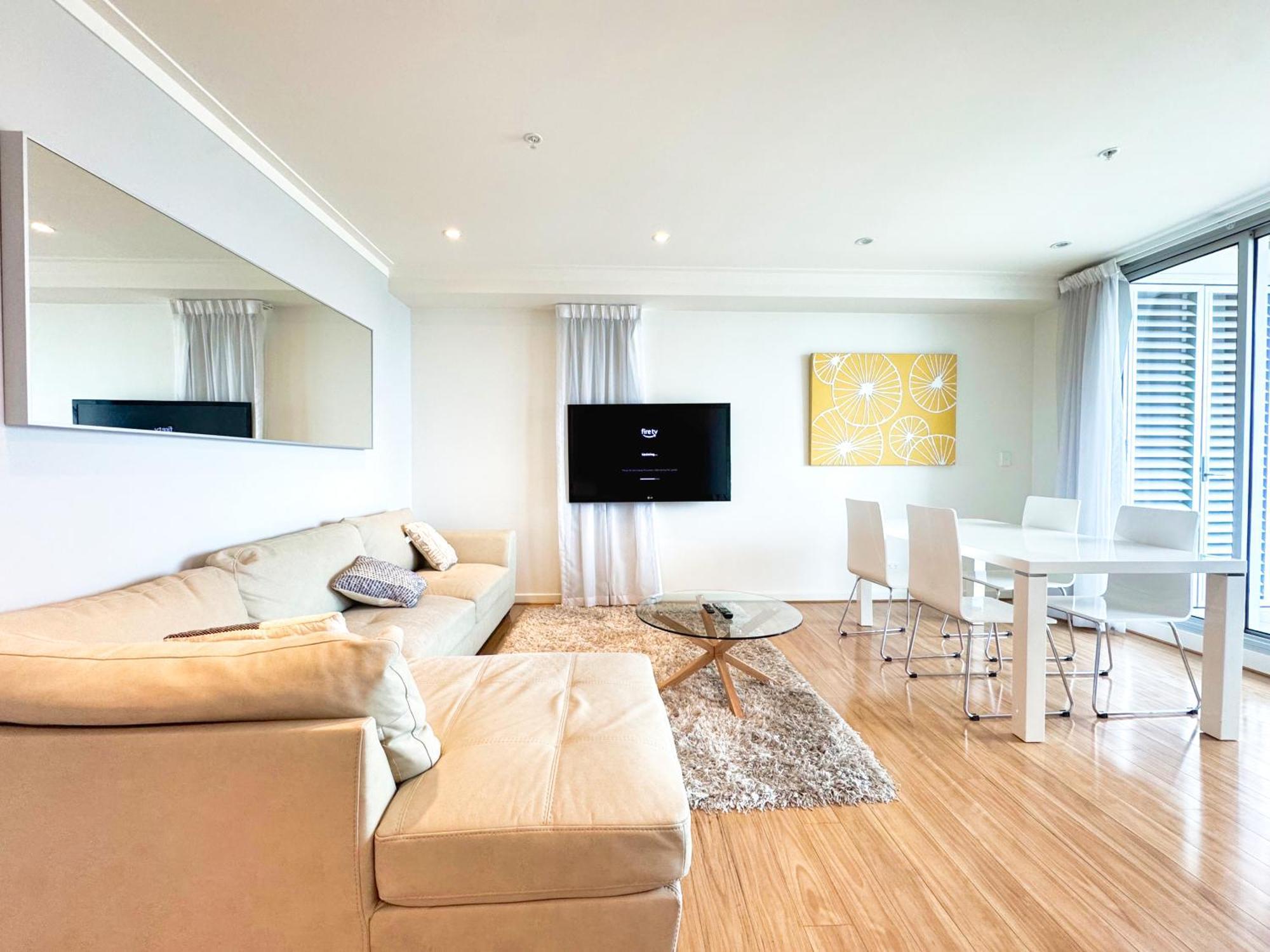 Amyra Residences At The Rowlands Apartments Аделаида Экстерьер фото