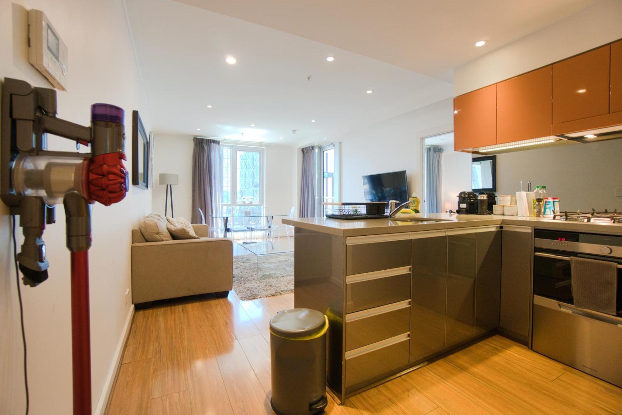 Amyra Residences At The Rowlands Apartments Аделаида Экстерьер фото